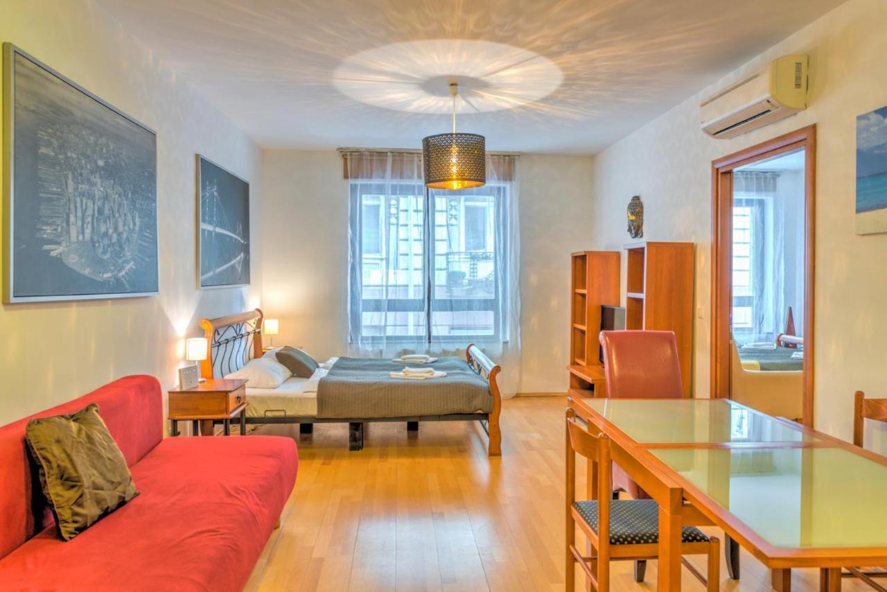 Central Downtown Apartments Budapeste Exterior foto