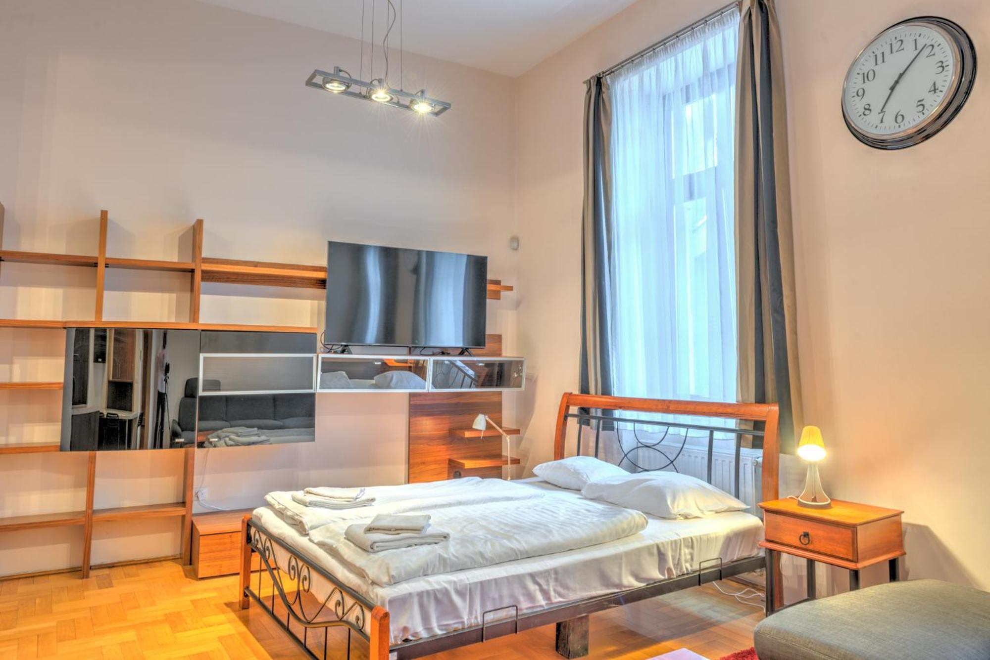 Central Downtown Apartments Budapeste Exterior foto