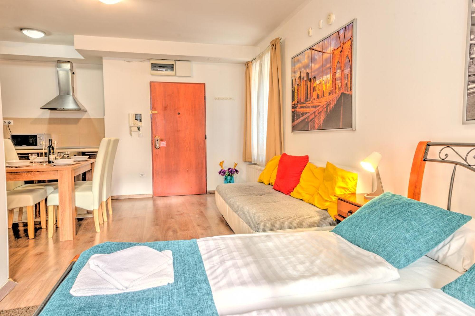Central Downtown Apartments Budapeste Exterior foto